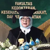 Prof. dr. Detty Siti Nurdiati, MPH, Ph.D., Sp.OG(K) Kukuhkan Peran Epidemiologi untuk Masa Depan Kesehatan Ibu dan Anak Indonesia