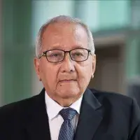 Umeå University Anugerahkan Gelar Doktor Kehormatan kepada Prof. dr. M. Hakimi., Sp.OG(K)., Ph.D